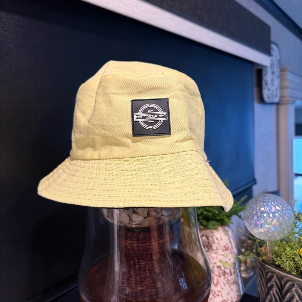 PrettyLittleThing Yellow Bucket Hat - Picture 1 of 1